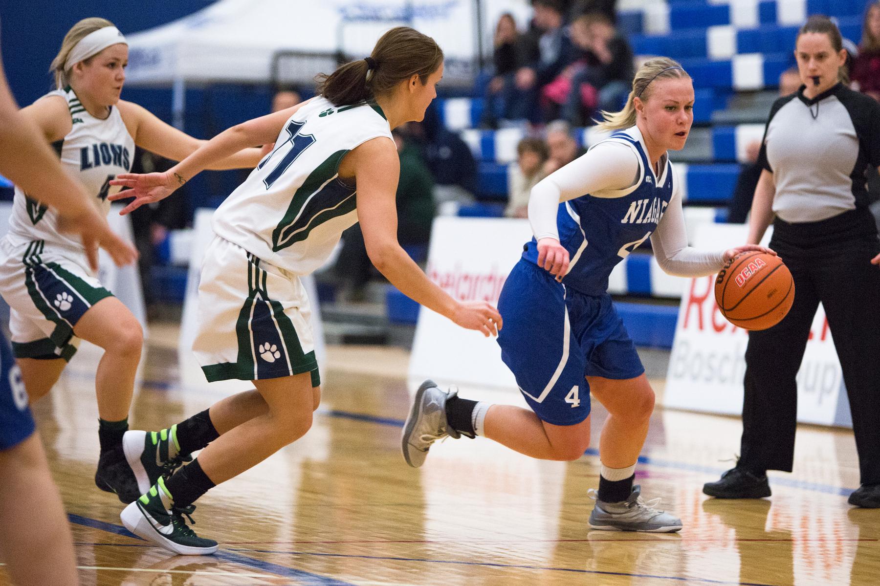 Last minute heroics over Lambton send Knights to consolation final