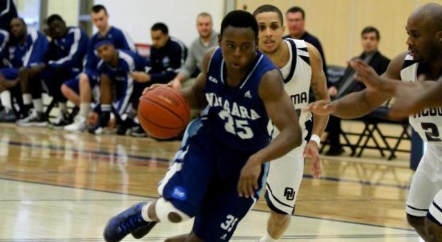 Men's Basketball Defeat Canadore