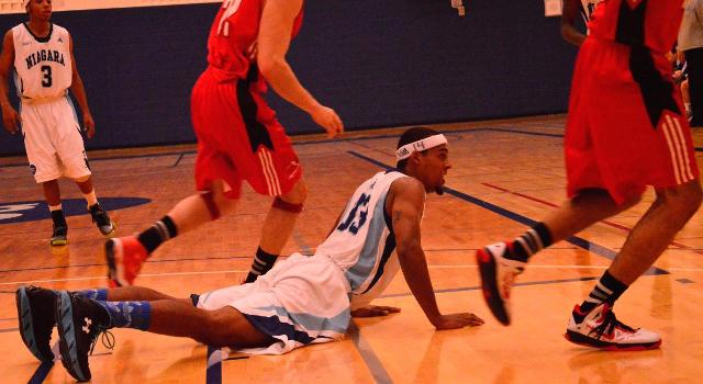 Men's Basketball Fall to Fanshawe