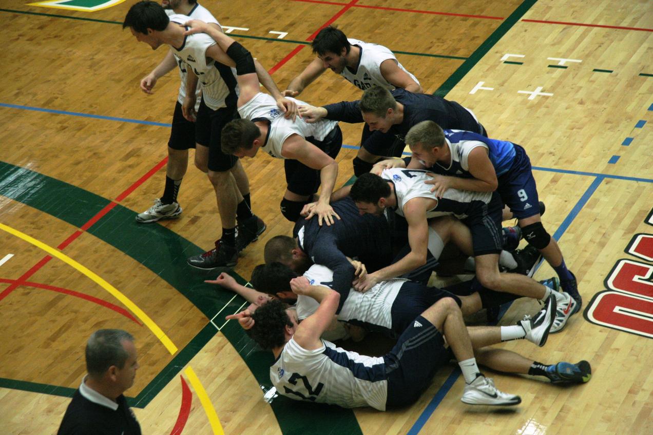 NIAGARA COLLEGE KNIGHTS MEN'S VOLLEYBALL WIN OCAA GOLD