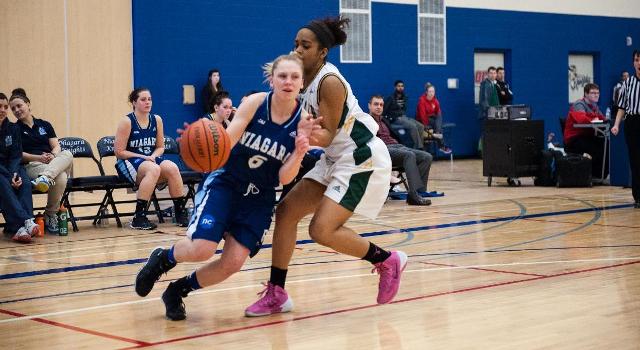 Women's Basketball Fall to St. Clair