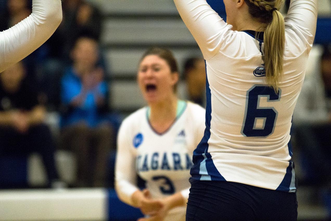 RECAP: Women's Volleyball improve to 12-3